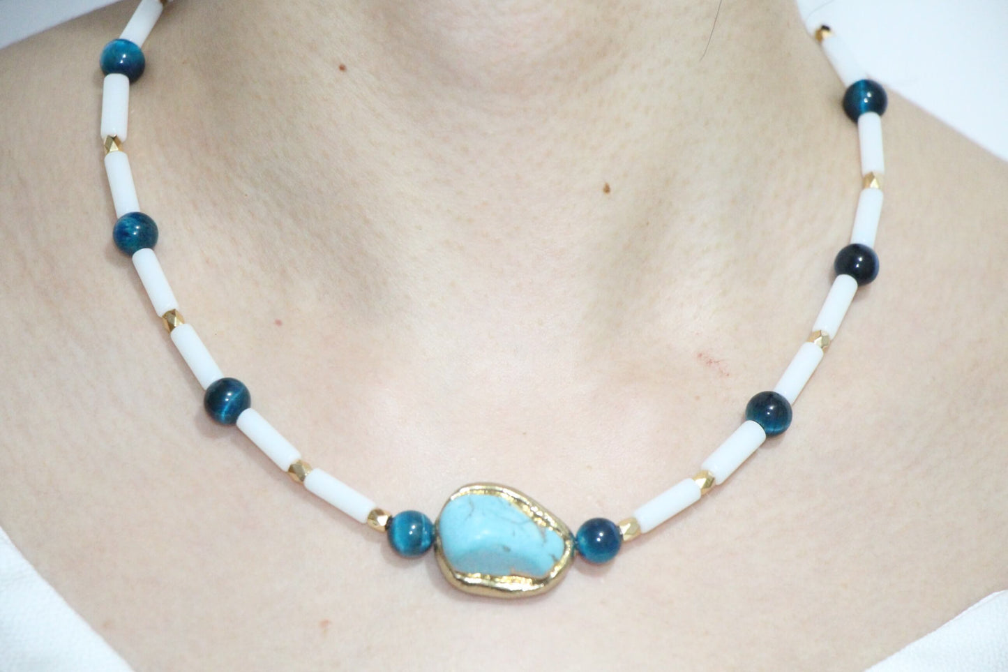 Heart of the Ocean Necklace - the perfect fusion of sapphires and white crystals