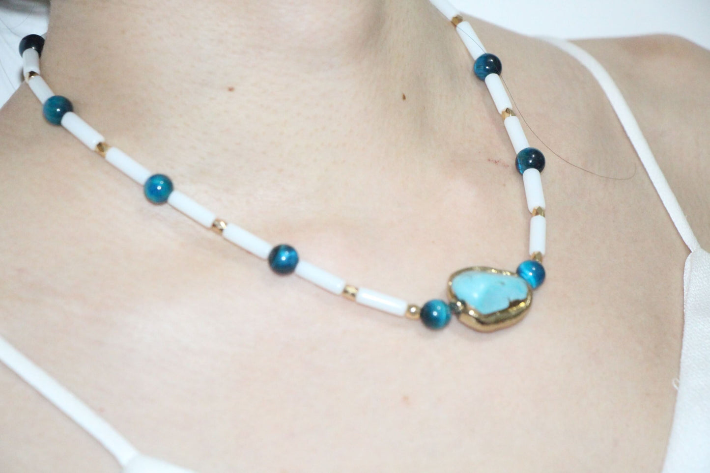 Heart of the Ocean Necklace - the perfect fusion of sapphires and white crystals