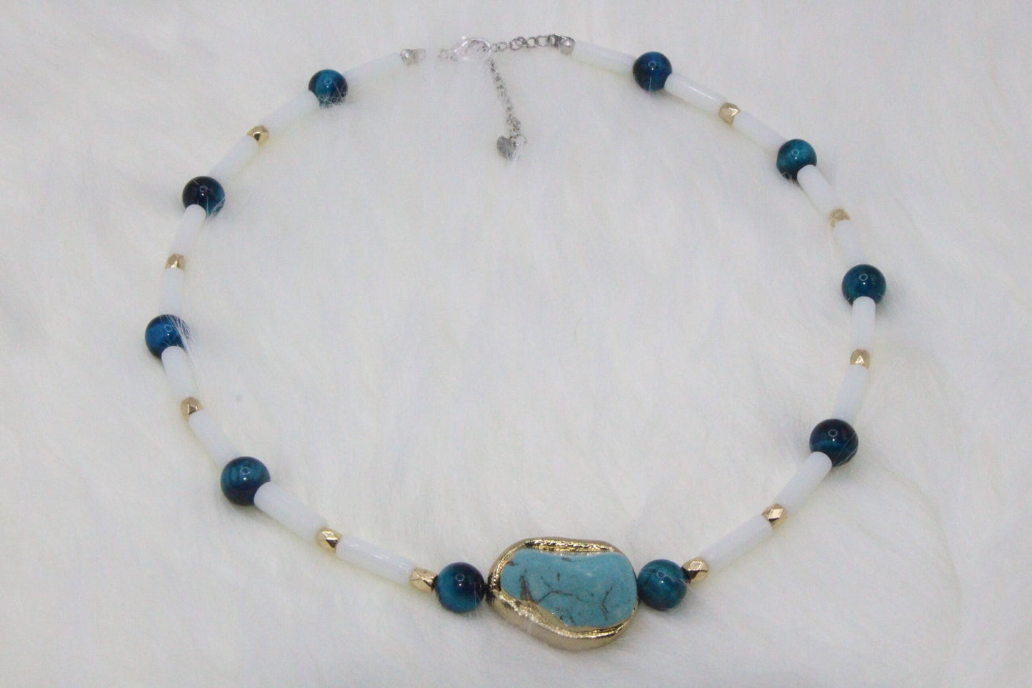 Heart of the Ocean Necklace - the perfect fusion of sapphires and white crystals