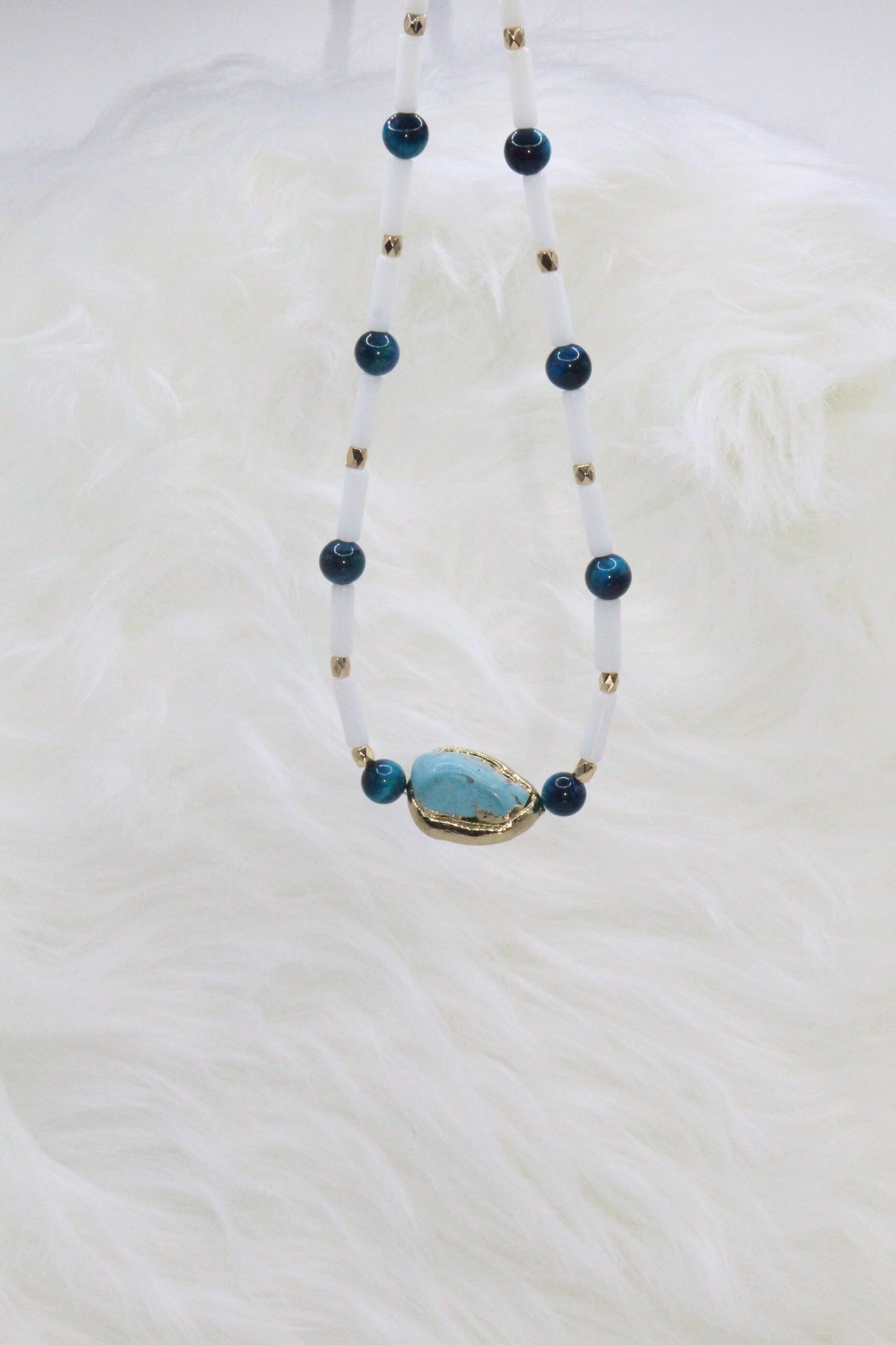 Heart of the Ocean Necklace - the perfect fusion of sapphires and white crystals