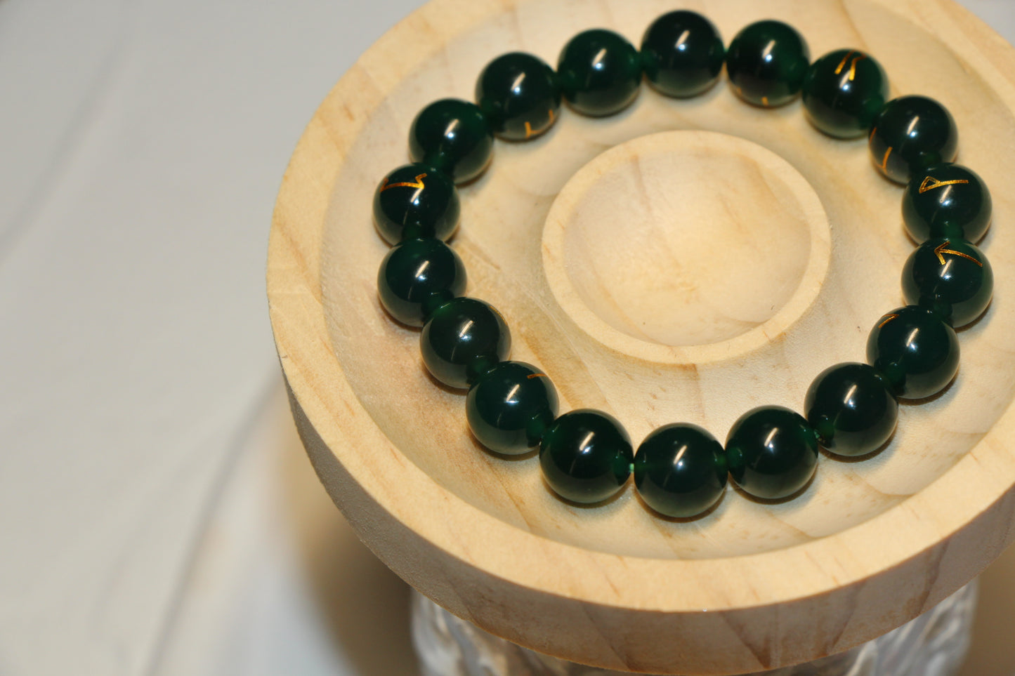 Natural agate rune bracelet-green-absorbs negative energy