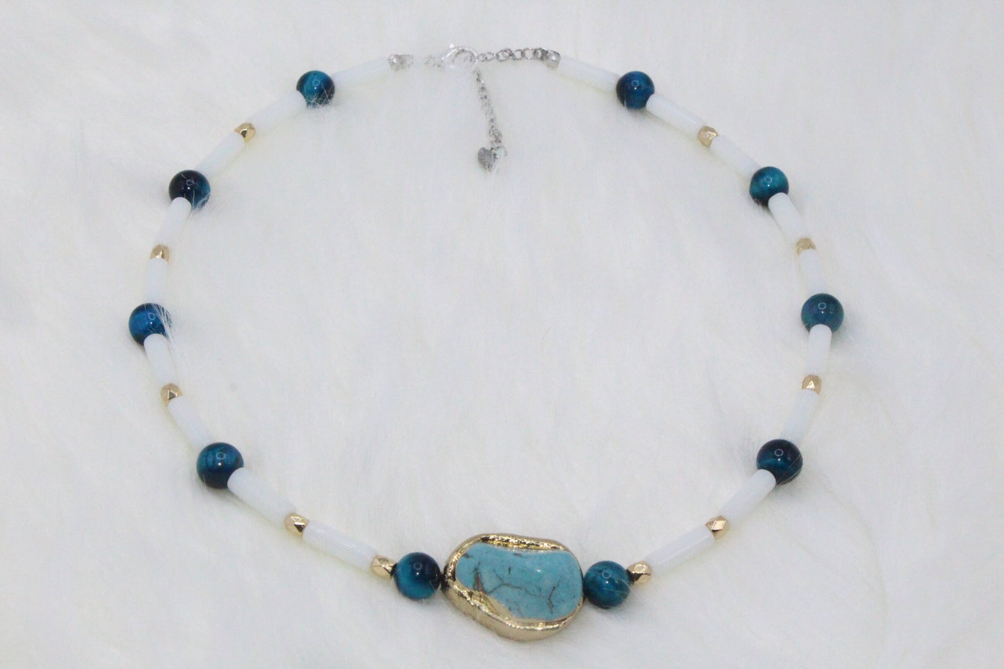 Heart of the Ocean Necklace - the perfect fusion of sapphires and white crystals