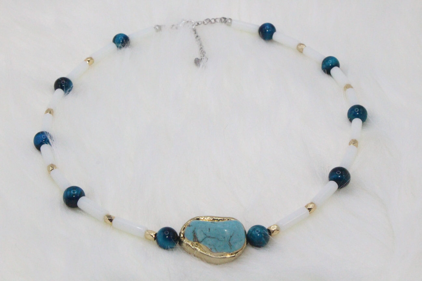 Heart of the Ocean Necklace - the perfect fusion of sapphires and white crystals